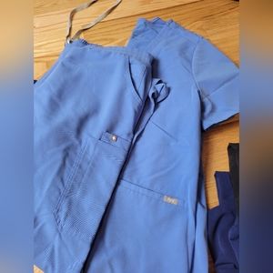 Figs scubs size large